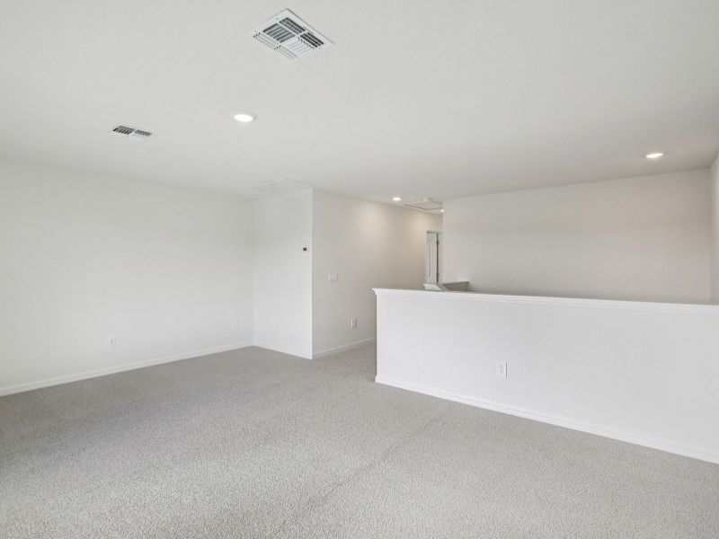 Spacious, unfurnished interior of a new home in Two Rivers - Classic Series, Zephyrhills (Image 15).