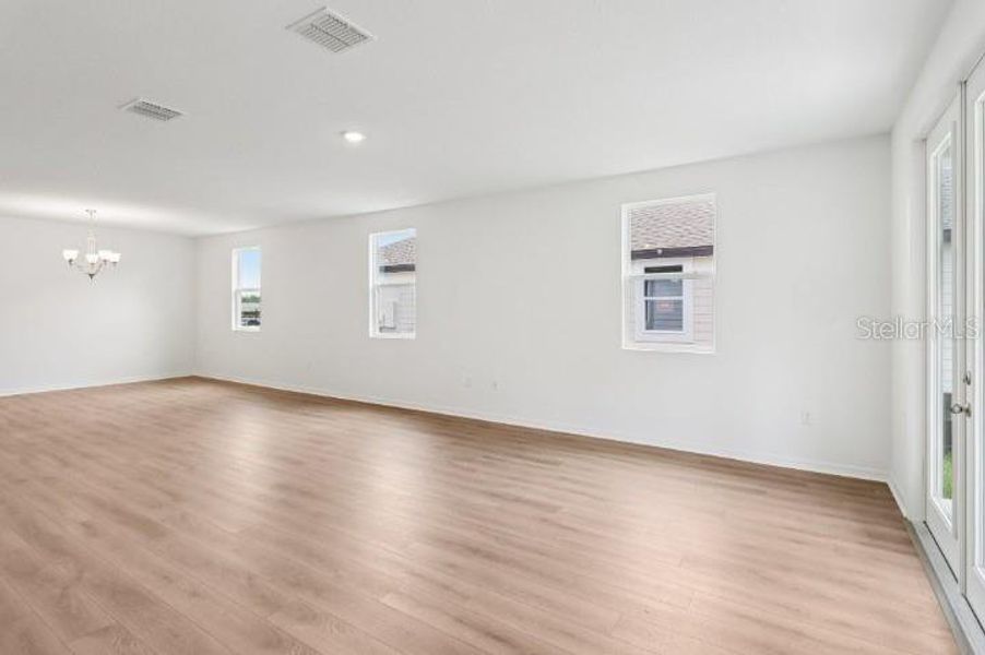 Spacious, unfurnished interior of a new home in Northlake at Ovation, Winter Garden (Image 19).