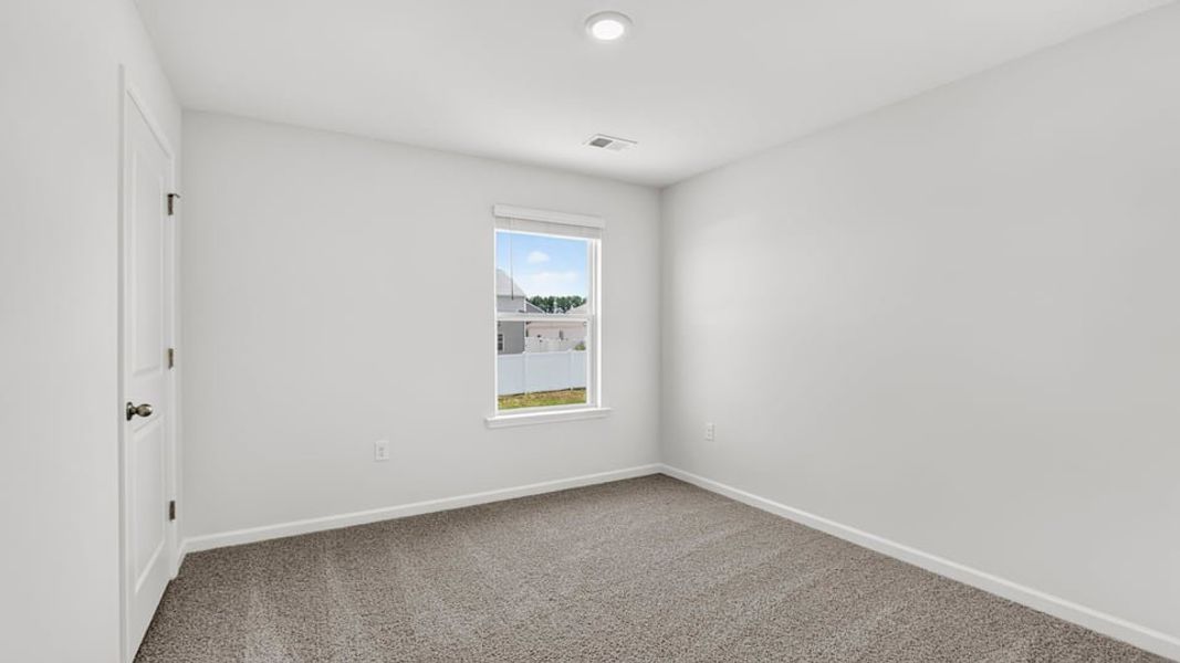 Spacious, unfurnished interior of a new home in Cascade Point, Seneca (Image 34).