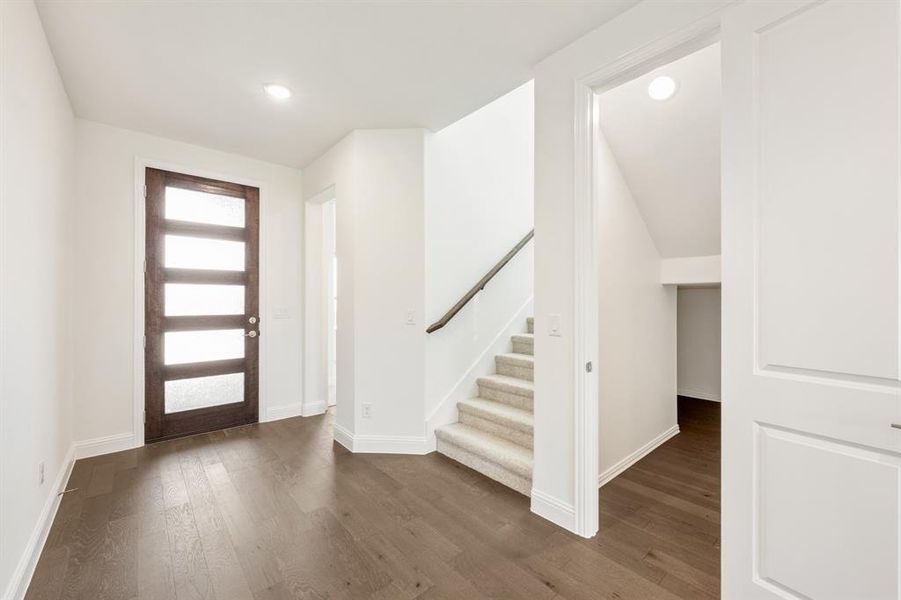 Spacious, unfurnished interior of a new home in Creekview Meadows, Pilot Point (Image 21).