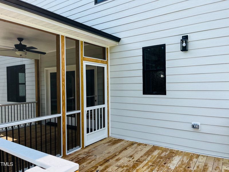 60EC4DE6-A127-4F52-A328-0701355A64C8