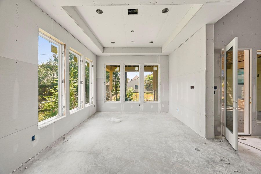 The informal dining room is awash in natural light! The informal dining room is awash in natural light!