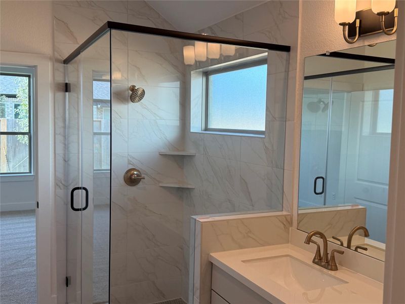 Furnished interior view inside a new home in Meridiana 40', 65', Iowa Colony (Image 9).