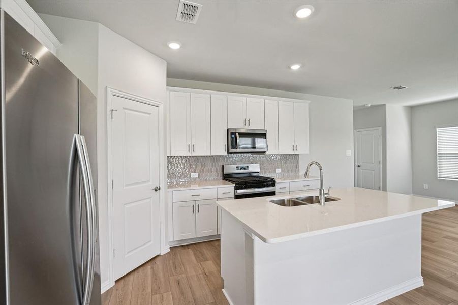 Photo is not of the actual home, but is an inspirational photo of builder’s model home and may depict options, furnishings, and/or decorator features that are not included. Photo is not of the actual home, but is an inspirational photo of builder’s model home and may depict options, furnishings, and/or decorator features that are not included.