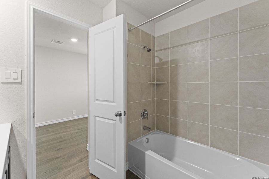 Furnished interior view inside a new home in Steele Creek, Cibolo (Image 8).