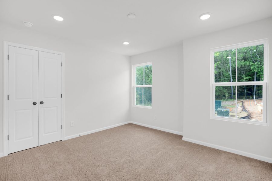 Spacious, unfurnished interior of a new home in Carriage Estates, Lexington (Image 33).