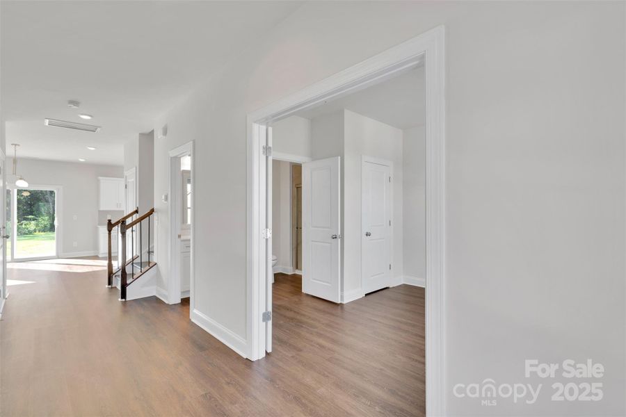 Spacious, unfurnished interior of a new home in , Lincolnton (Image 26).