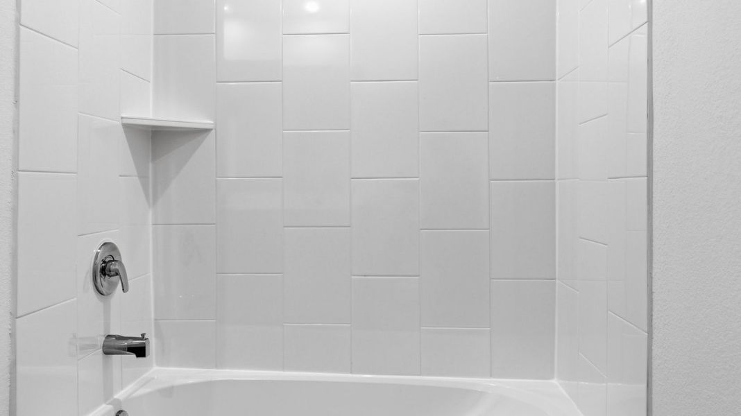 Representative interior finishes for a home built from the Jackson by D.R. Horton in Grand Cay Harbour, Texas City (Image 15). Representative interior finishes for a home built from the Jackson by D.R. Horton in Grand Cay Harbour, Texas City (Image 15).