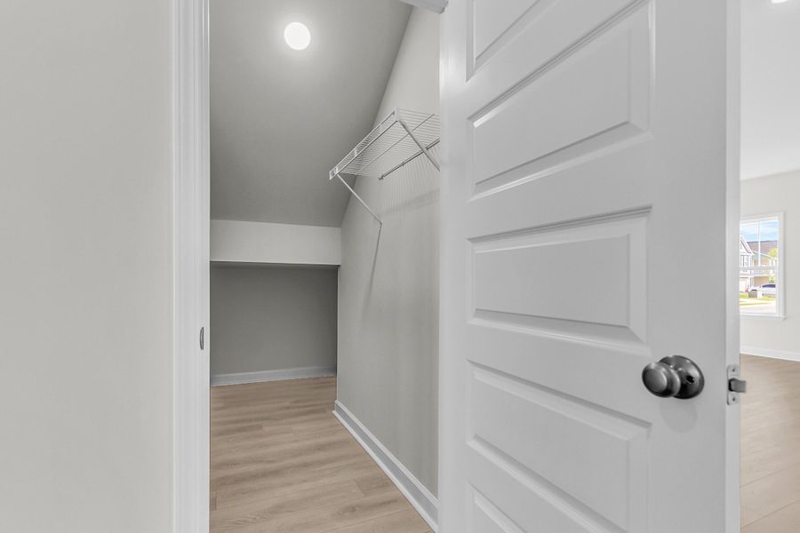 Spacious, unfurnished interior of a new home in Six Oaks, Summerville (Image 35).