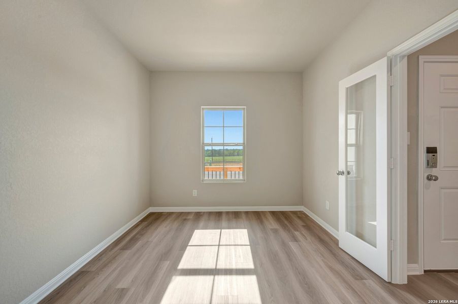 Spacious, unfurnished interior of a new home in Mesquite Ridge, San Antonio (Image 20).