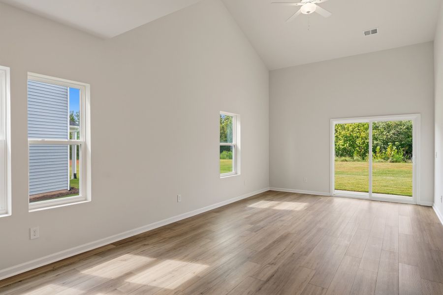 Spacious, unfurnished interior of a new home in Mayfair Village, Spartanburg (Image 13).
