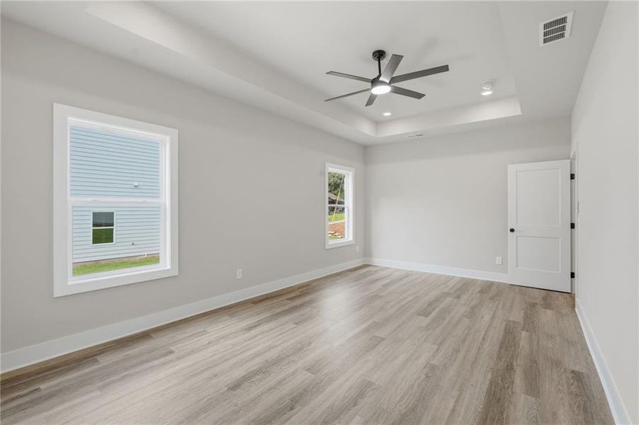 Spacious, unfurnished interior of a new home in , Gainesville (Image 31).