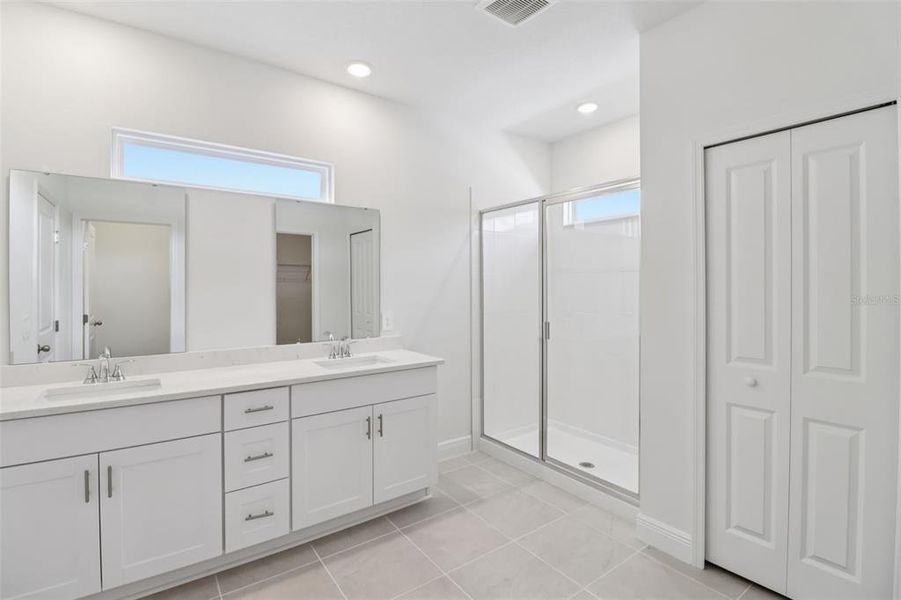 Furnished interior view inside a new home in Cyrene at Minneola, Minneola (Image 11).