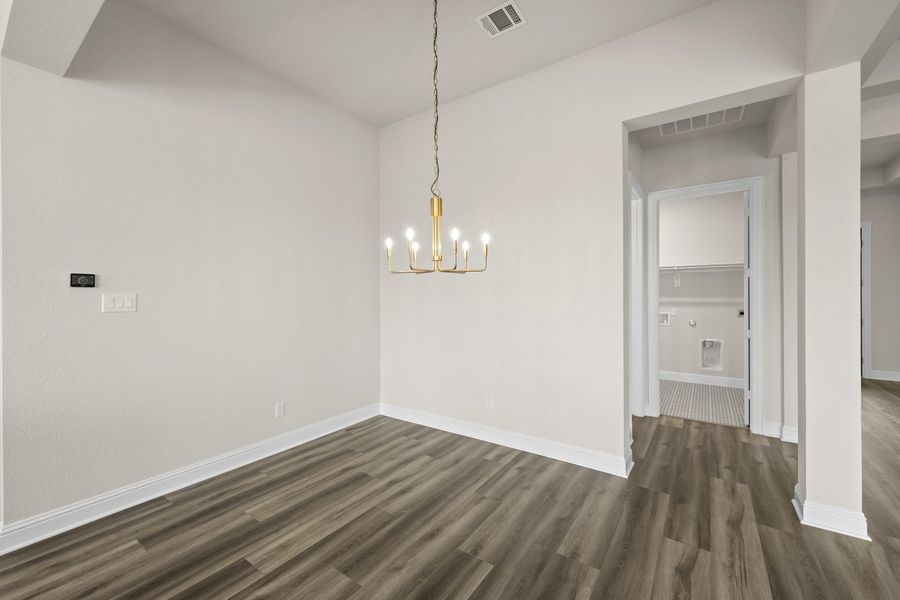Spacious, unfurnished interior of a new home in Chapel Ridge, Waco (Image 20).