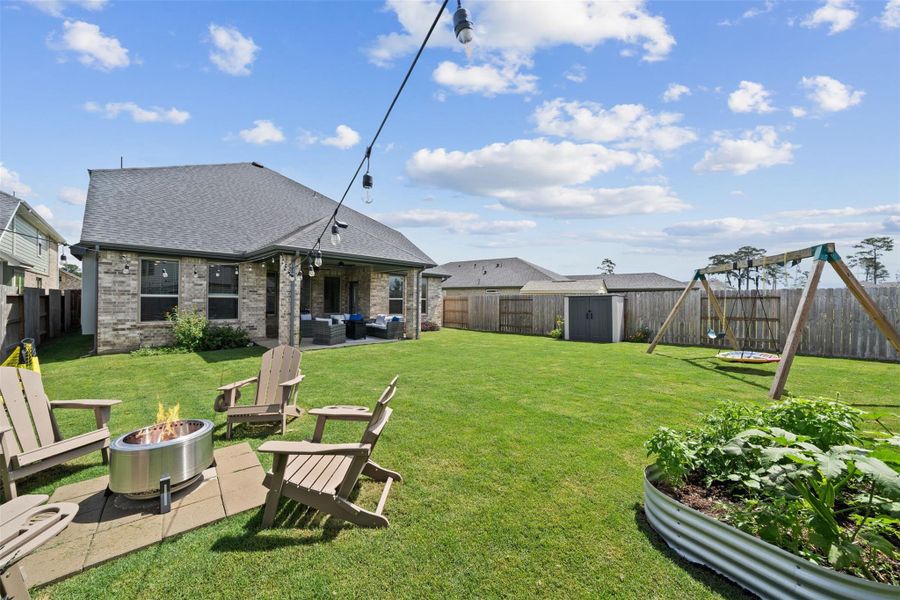 Exterior details and patio area of a home in Sorella, Tomball (Image 20).