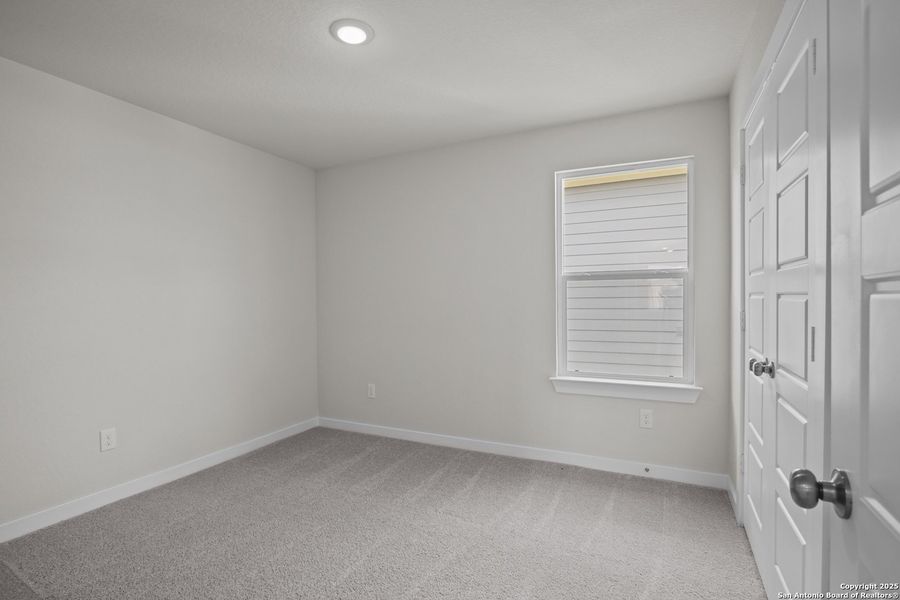 Spacious, unfurnished interior of a new home in Rosemont Hill, San Antonio (Image 17). Spacious, unfurnished interior of a new home in Rosemont Hill, San Antonio (Image 17).