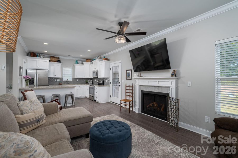 living room w/ gas logs