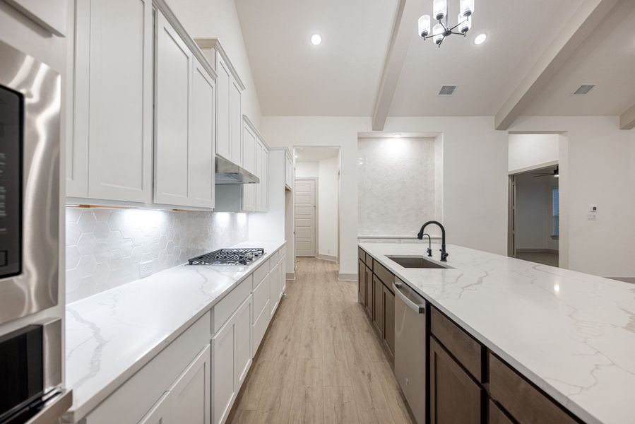 Furnished interior view inside a new home in Mesa Western, Cibolo (Image 8).