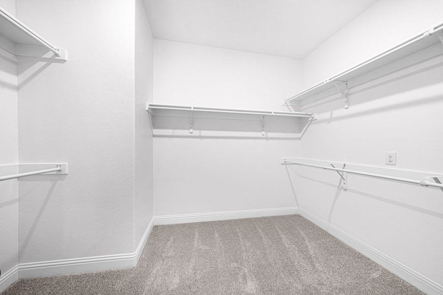 Spacious, unfurnished interior of a new home in Summerwood, Red Oak (Image 28).