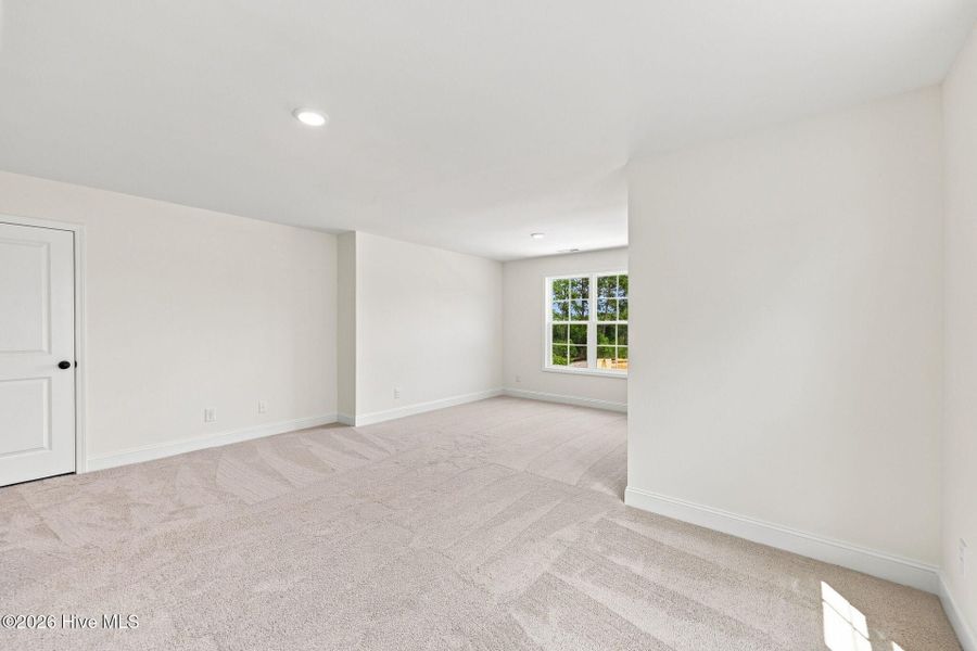 Spacious, unfurnished interior of a new home in Legacy Lakes, Aberdeen (Image 33).