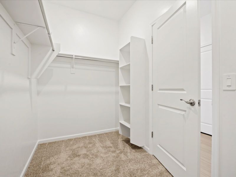 Spacious, unfurnished interior of a new home in Las Patrias at Star Valley Phase III - Signature Series, Tucson (Image 13).