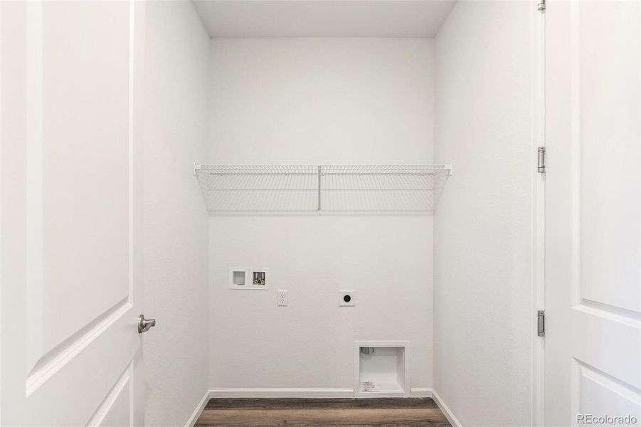 Spacious, unfurnished interior of a new home in Terrain Oak Valley, Castle Rock (Image 28).