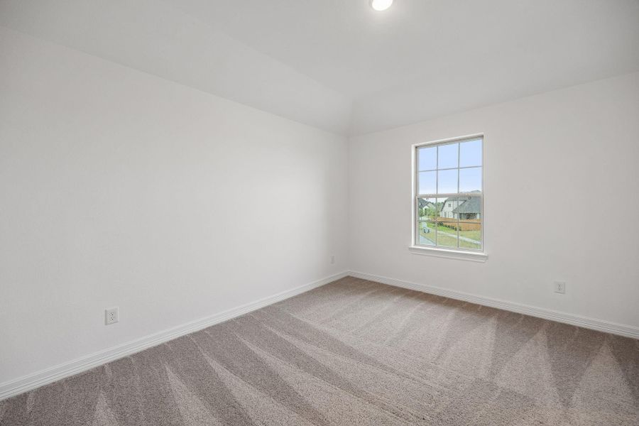 Spacious, unfurnished interior of a new home in Lago Mar, Texas City (Image 22).