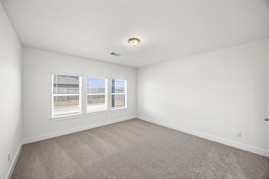 Spacious, unfurnished interior of a new home in River Ranch Meadows, Dayton (Image 23).