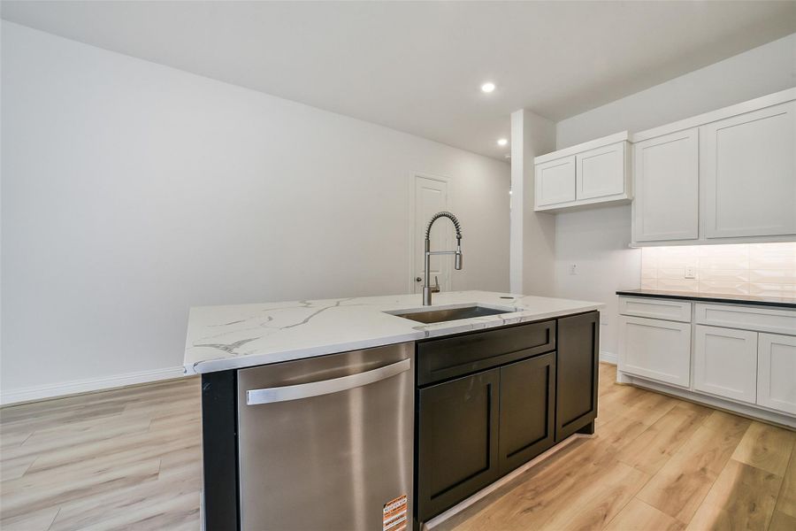 Furnished interior view inside a new home in Sienna 40', Missouri City (Image 7). Furnished interior view inside a new home in Sienna 40', Missouri City (Image 7).