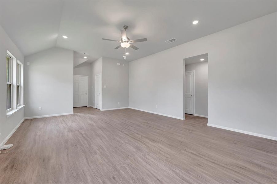 Spacious, unfurnished interior of a new home in Elevon, Lavon (Image 23). Spacious, unfurnished interior of a new home in Elevon, Lavon (Image 23).