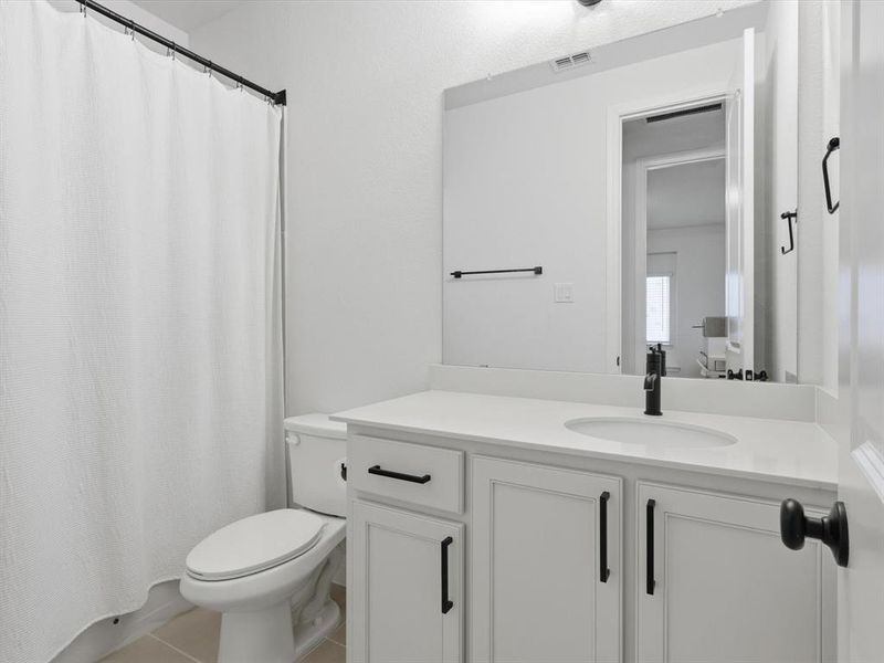 Furnished interior view inside a new home in Nelson Lake, Rockwall (Image 17). Furnished interior view inside a new home in Nelson Lake, Rockwall (Image 17).