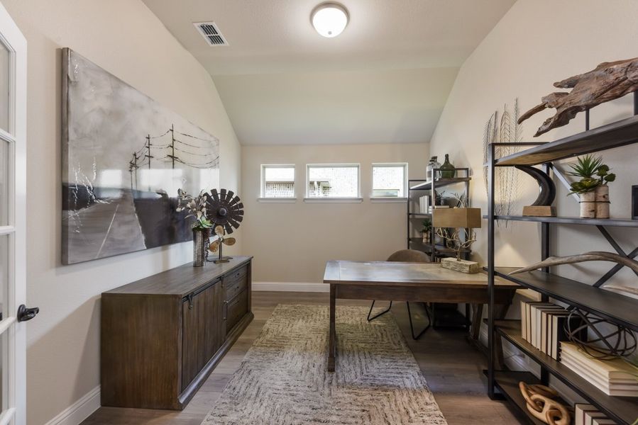 Furnished interior view inside a new home in Las Lomas, Forney (Image 6).