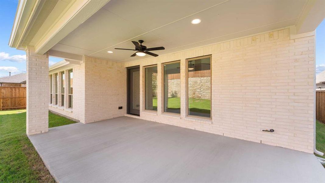Spacious, unfurnished interior of a new home in The Heights At Uptown Celina 50', Celina (Image 23).