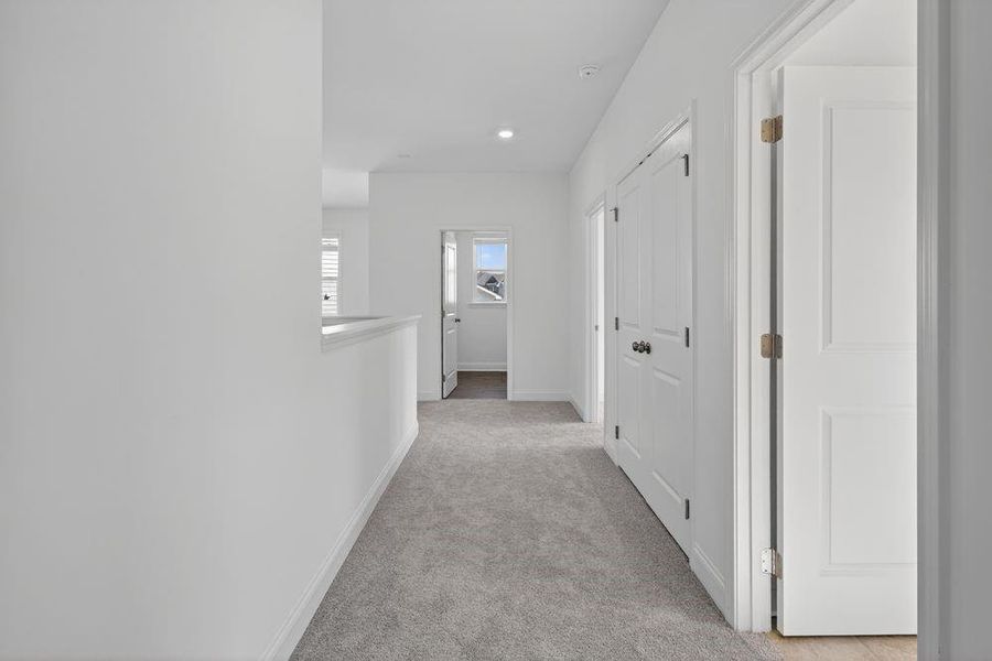 Spacious, unfurnished interior of a new home in Bennett Farm, Loganville (Image 19).
