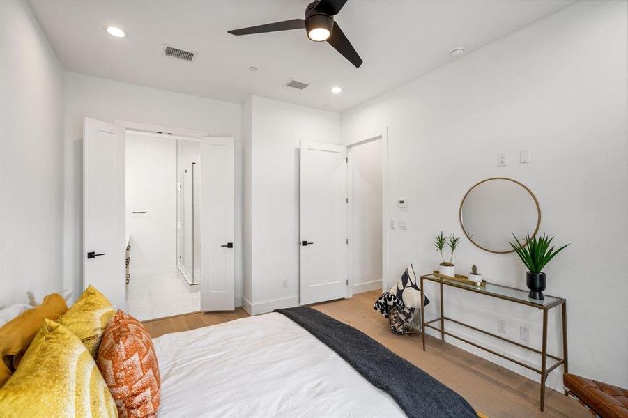 Furnished interior view inside a new home in , Dallas (Image 4).