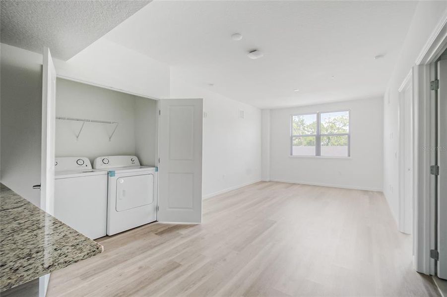 Spacious, unfurnished interior of a new home in , Orlando (Image 33).