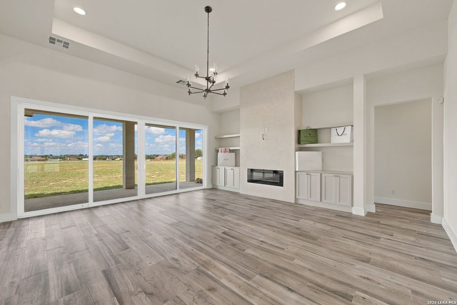 Spacious, unfurnished interior of a new home in , Floresville (Image 36).