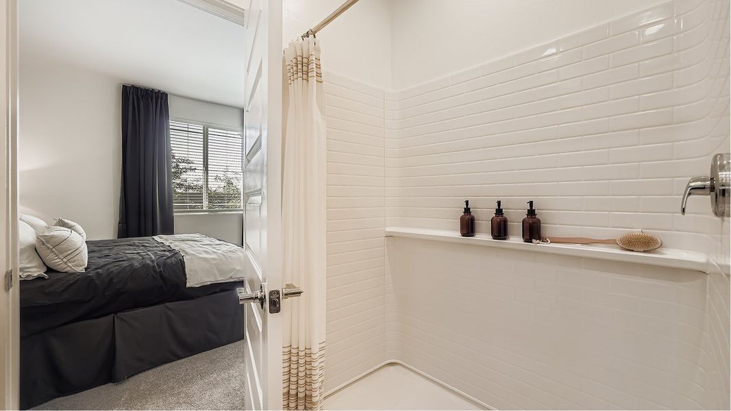 3470 Hadley Owners Bath 2of2 F1 Base2 3470 Hadley Owners Bath 2of2 F1 Base2