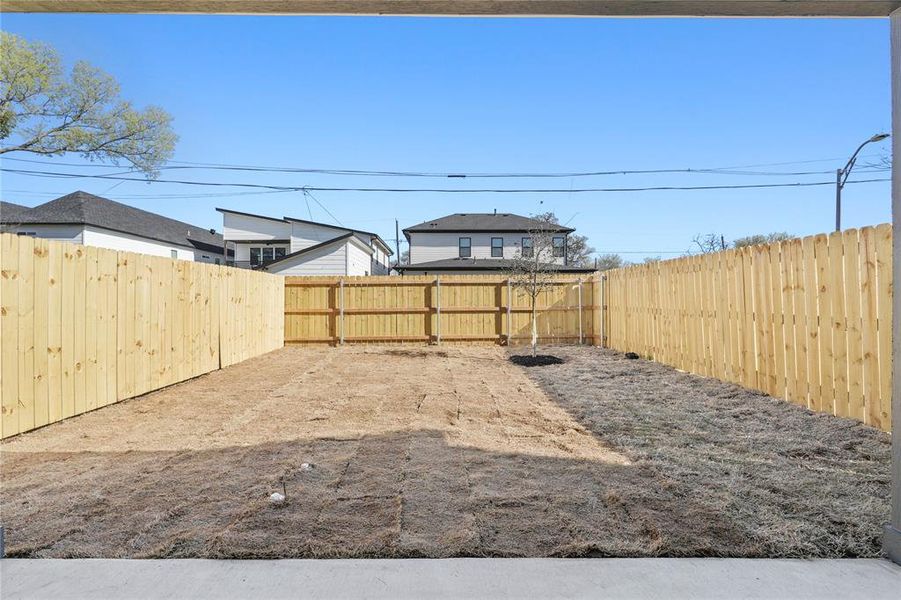 Exterior details and patio area of a home in , Dallas (Image 3).
