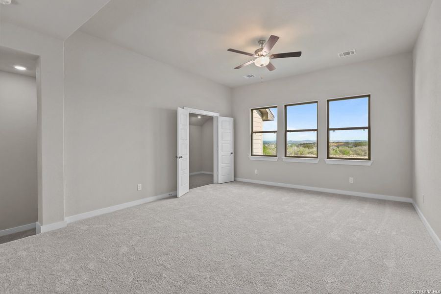 Spacious, unfurnished interior of a new home in Nopal Valley, San Antonio (Image 32). Spacious, unfurnished interior of a new home in Nopal Valley, San Antonio (Image 32).