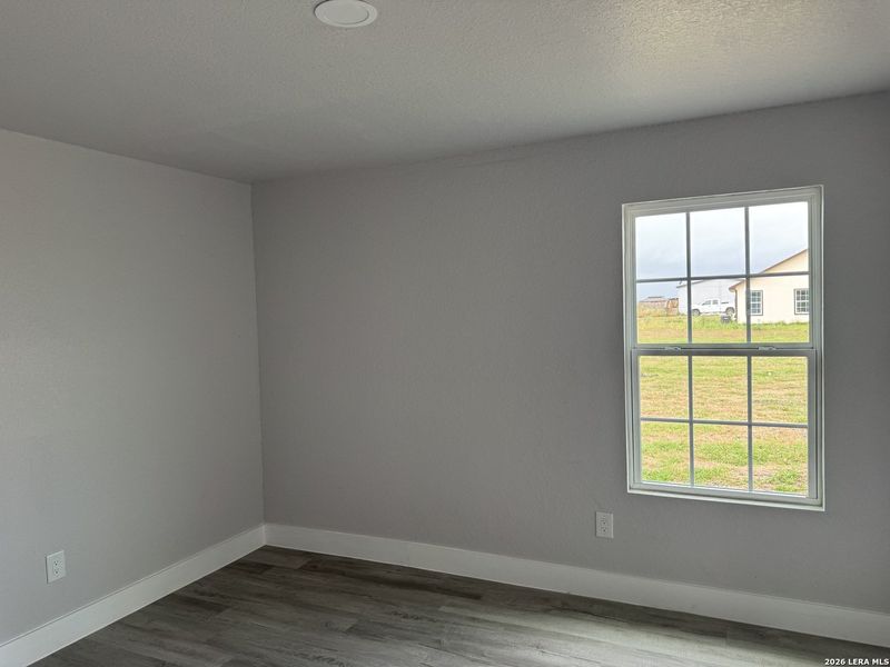 Spacious, unfurnished interior of a new home in , Natalia (Image 23).