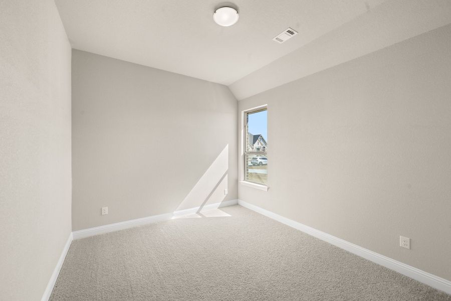 Spacious, unfurnished interior of a new home in Paloma Ranch, Justin (Image 24).