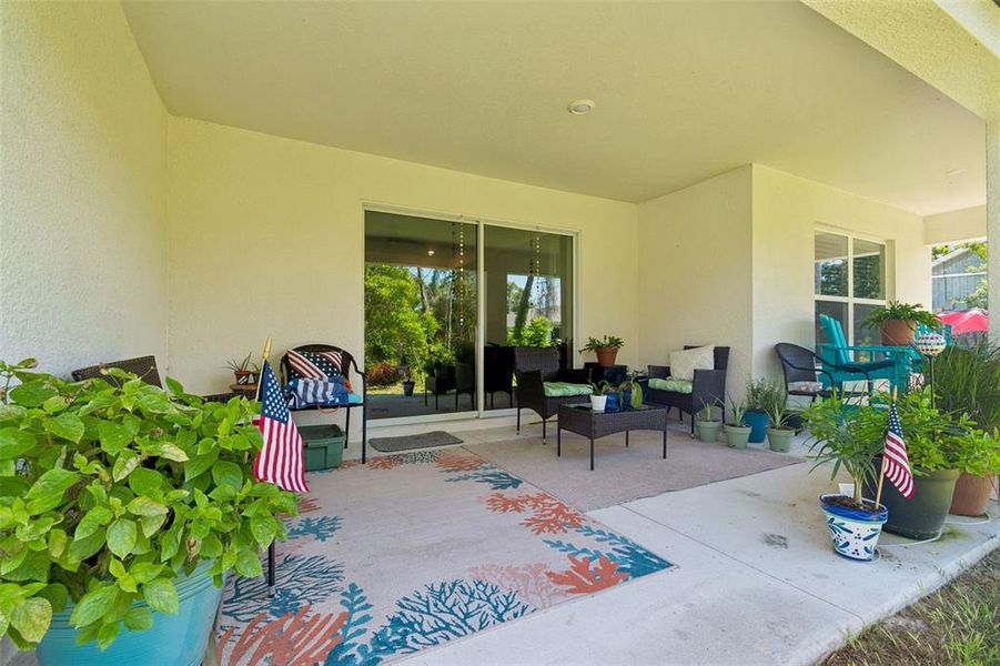Exterior details and patio area of a home in , Weeki Wachee (Image 28).