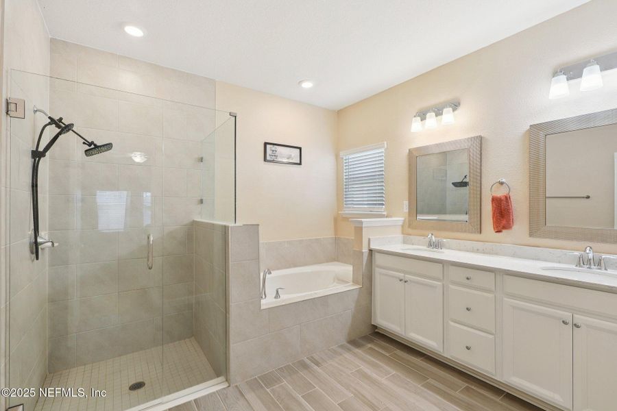 Furnished interior view inside a new home in Longleaf: Longleaf 60s, Jacksonville (Image 17).