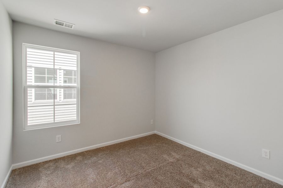 Spacious, unfurnished interior of a new home in Bluefield, Lexington (Image 33).