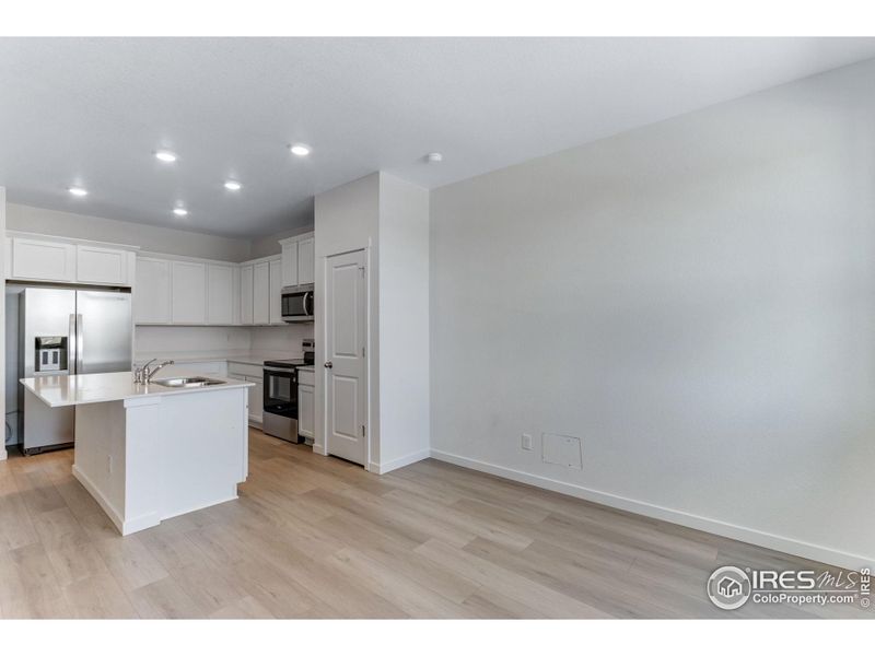 Spacious, unfurnished interior of a new home in Vista Meadows, Fort Lupton (Image 17).