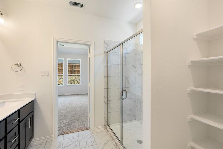 Spec Elevon 256 Bright Alcove-018 Spec Elevon 256 Bright Alcove-018