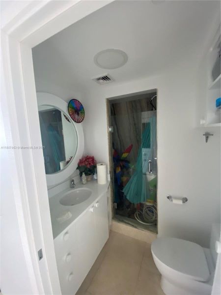 Furnished interior view inside a new home in , Hallandale Beach (Image 8).