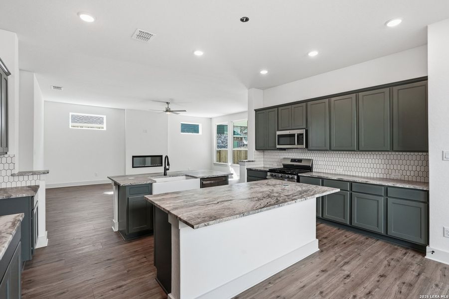 Furnished interior view inside a new home in Buffalo Crossing, Cibolo (Image 8).