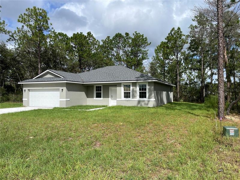 Exterior details and patio area of a home in , Ocala (Image 2). Exterior details and patio area of a home in , Ocala (Image 2).